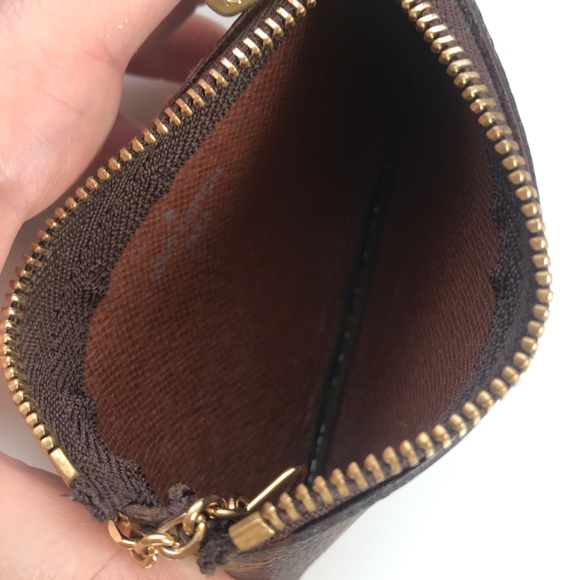 Louis Vuitton Key Pouch - Picture 7 of 9